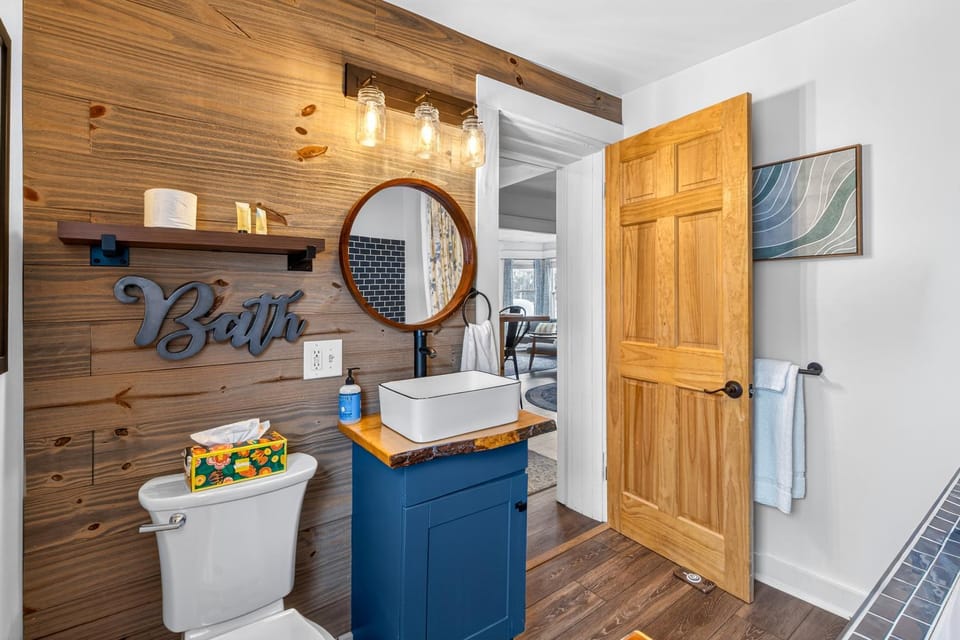 Bathroom, towels