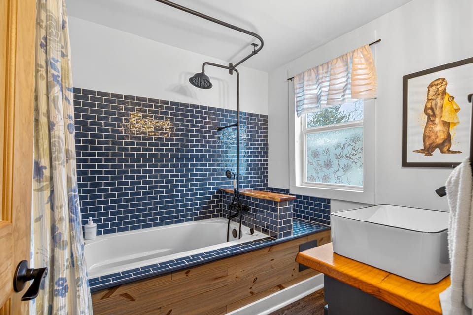 Bathroom, Bath