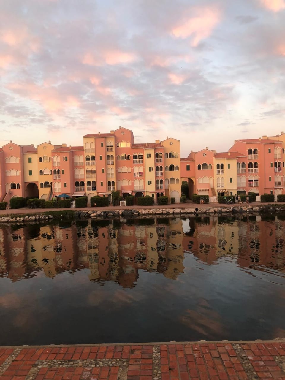 Superbe T3 avec piscine, vue lac marin Apartment in Le Barcarès