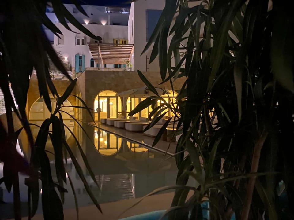 Night, Pool view