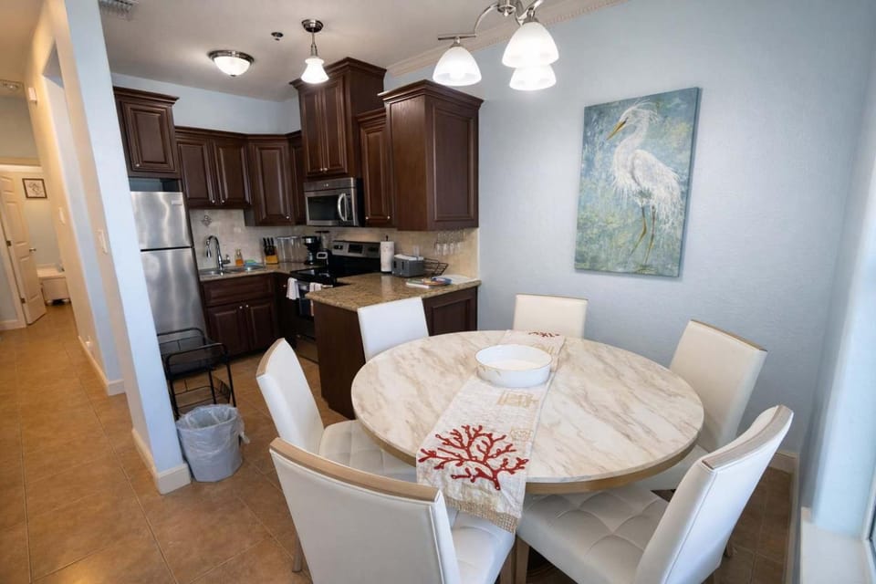 Near Beach Retreat - Ground Floor - Pool - Walk to All apts Apartment in South Padre Island
