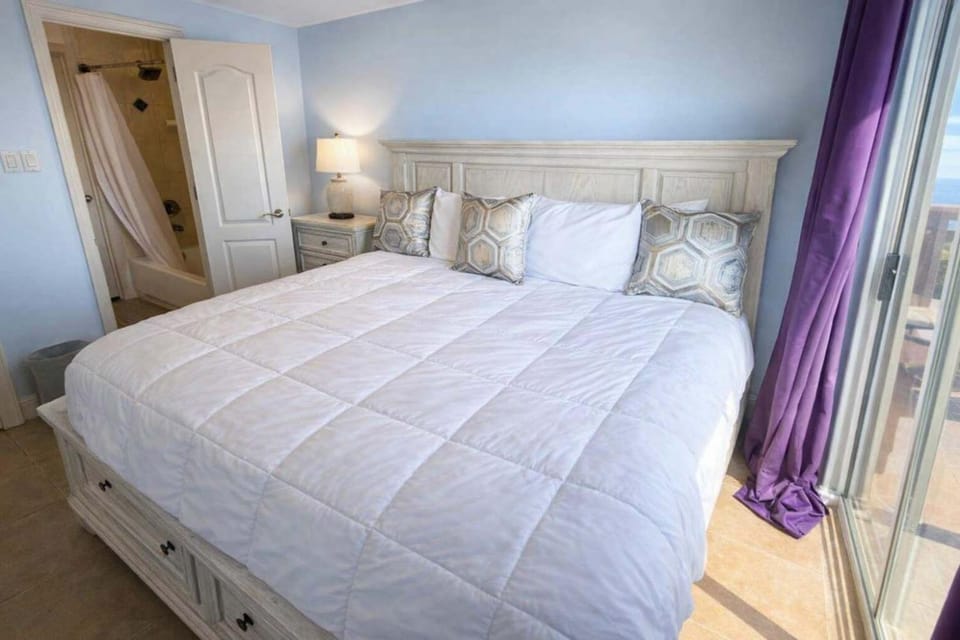 Near Beach Retreat - Ground Floor - Pool - Walk to All apts Apartment in South Padre Island