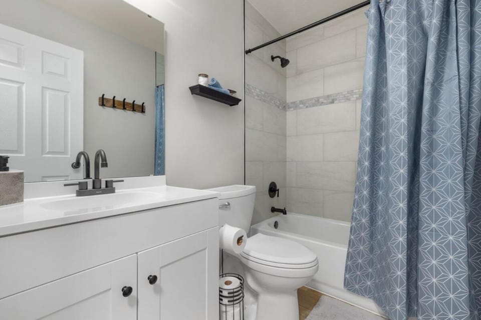 Toilet, Bathroom, Bath