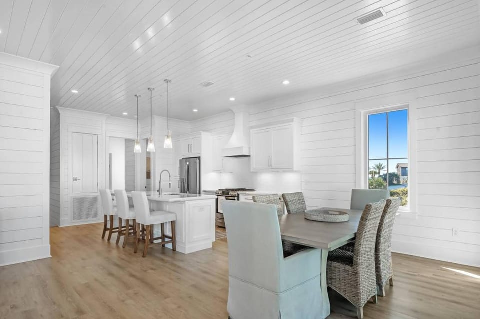 Kitchen or kitchenette, Dining area, Buffet breakfast