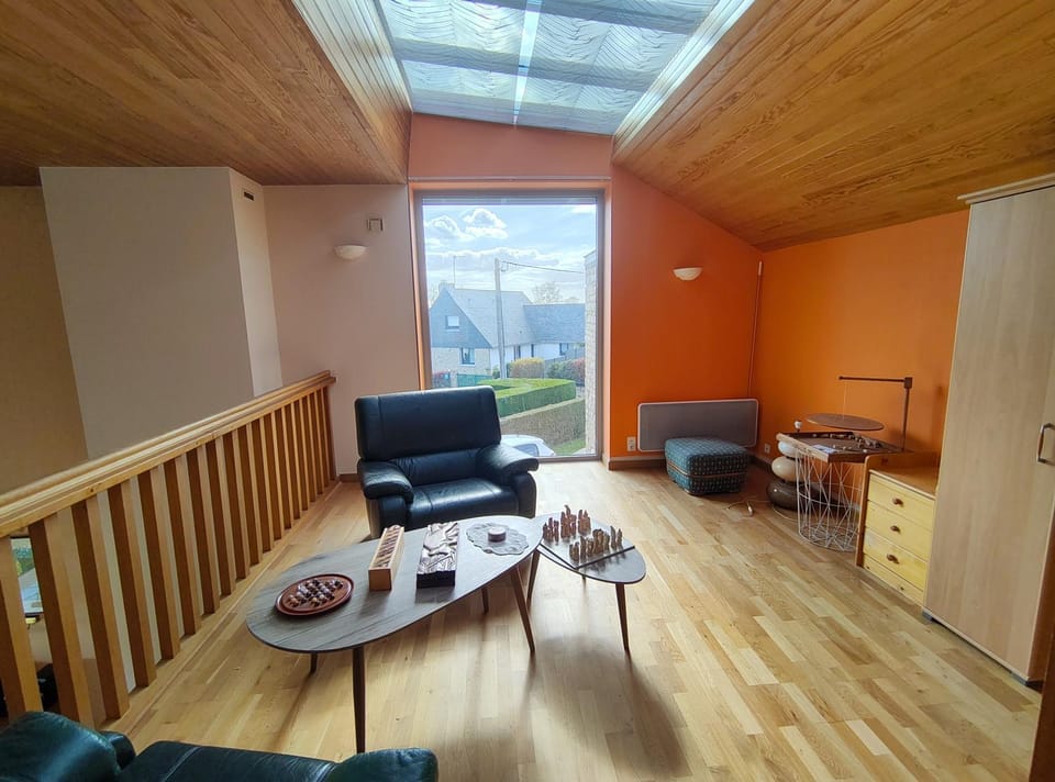 Game Room, Living room