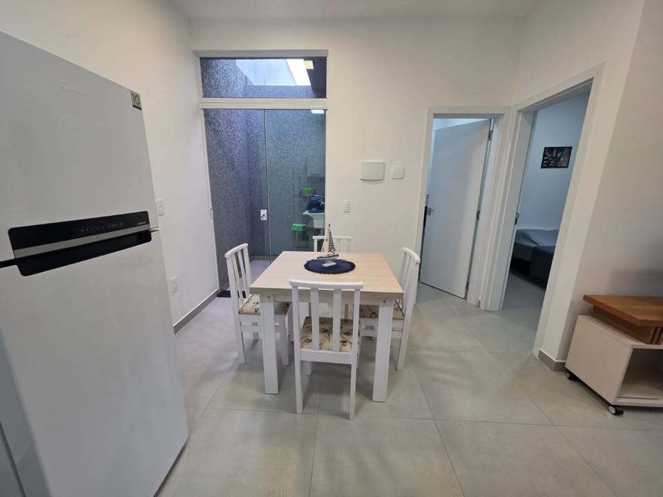 Kitchen or kitchenette, Seating area, Dining area