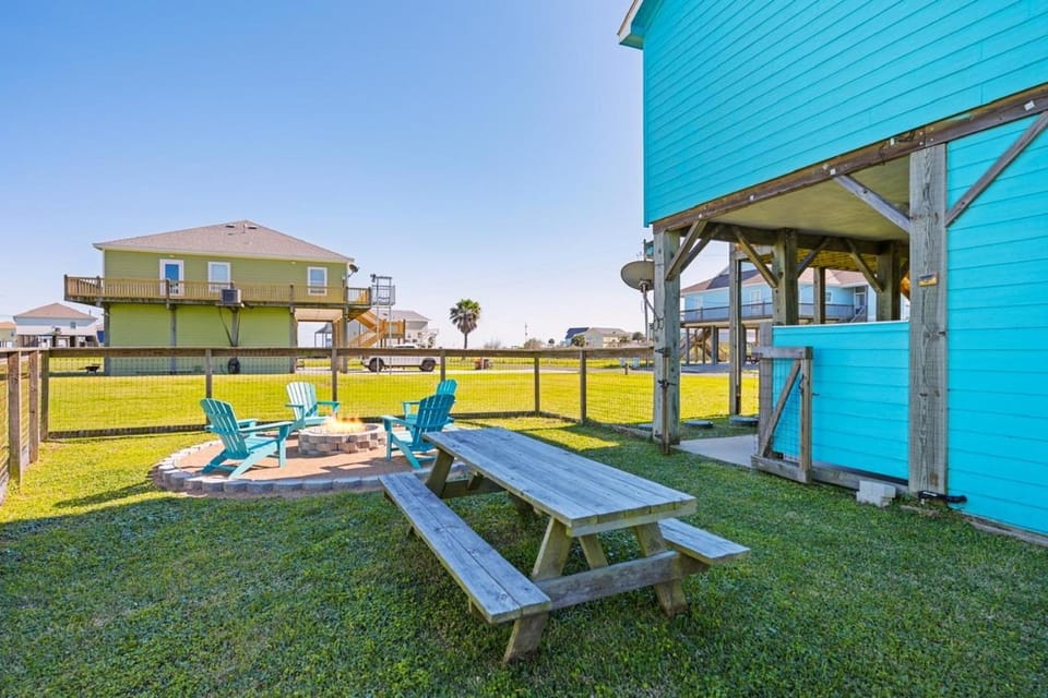 Toes In The Sand home House in Bolivar Peninsula