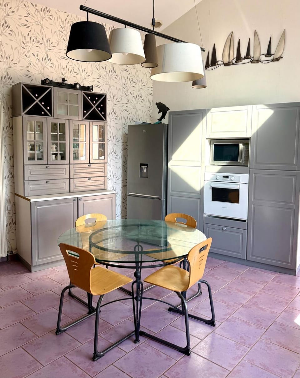 Charmante maison en Pierre dorée, avec vue sur les collines House in Auvergne-Rhône-Alpes