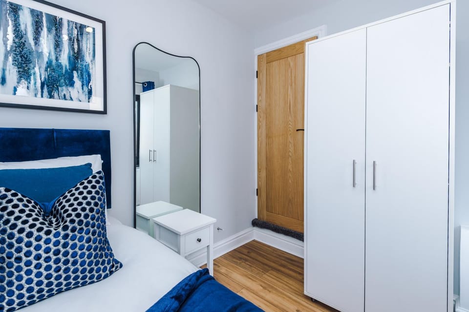 3 Bed House , Bootle , Discounts , Long Stays , Contractors , Families , Relocation Stays House in Liverpool