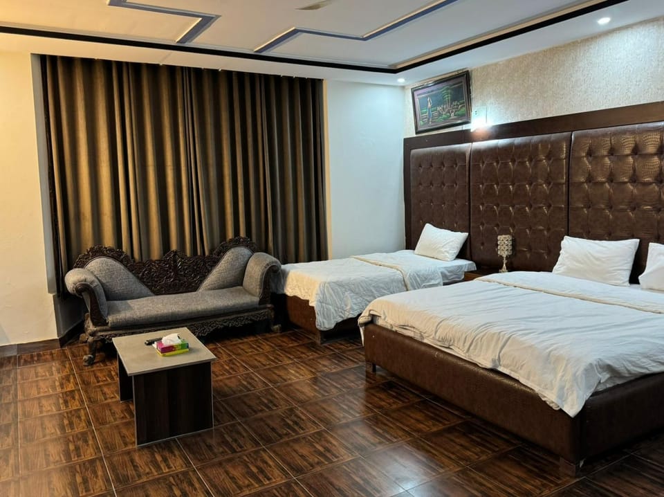 Bed, Seating area, Bedroom