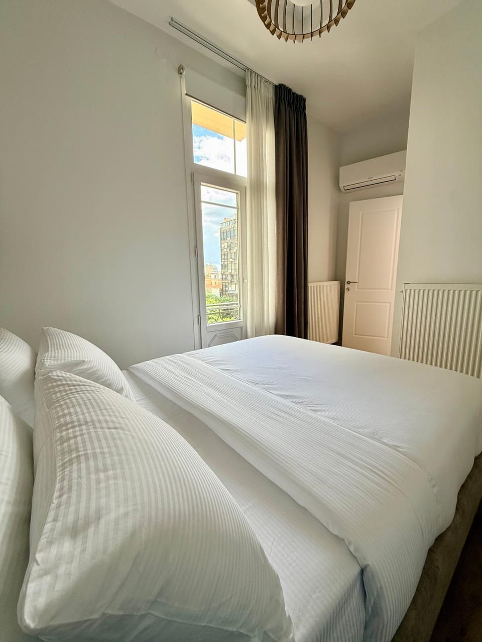 AGAIN 2 Downtown Premium Suite with Parking Apartment in Thessaloniki