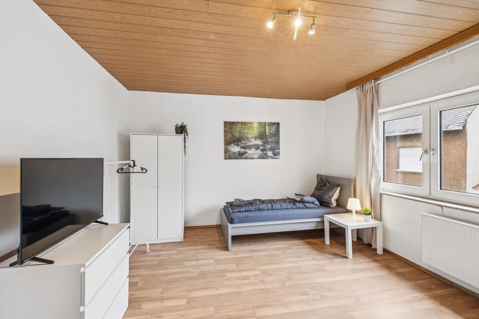Bed, TV and multimedia, Bedroom, wardrobe