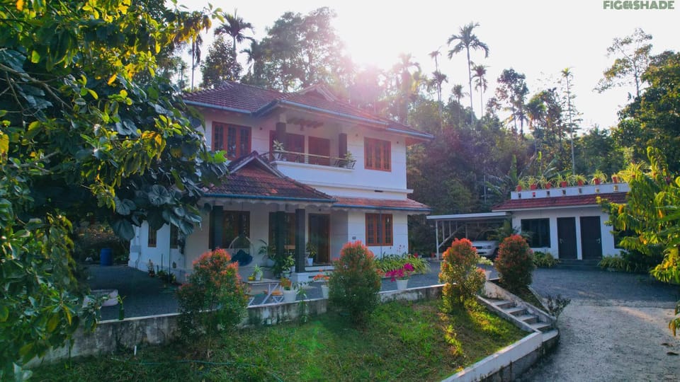 FIG & SHADE-Private Hill-view -Serene Hill Retreat House in Kerala