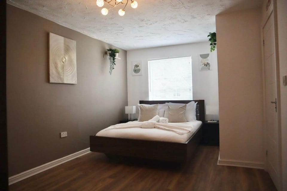 City Edge Luxury 5 Bedroom House, New Cross Gate Apartment in London Borough of Southwark