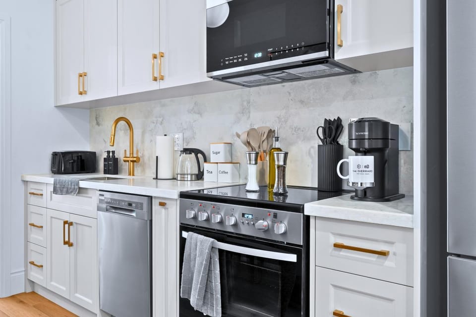 Casa Hotels Gerrard Private Patio near Riverdale Hotel in Toronto