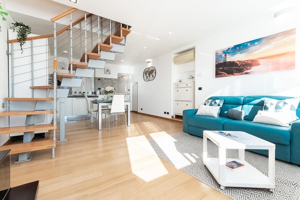 Day, Living room