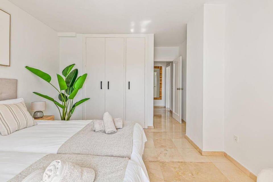 Casa Marina - Estepona Port Sleeps 6 Sea Views Apartment in Estepona