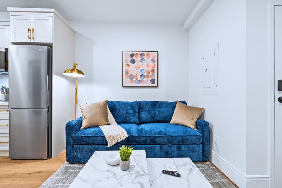 Casa Hotels Gerrard New Riverdale Basement Suite Hotel in Toronto