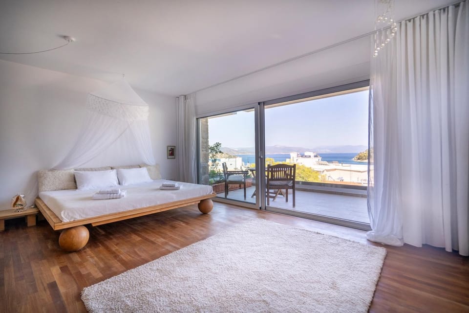 Bed, Natural landscape, View (from property/room), Balcony/Terrace, Photo of the whole room, Bedroom, Sea view