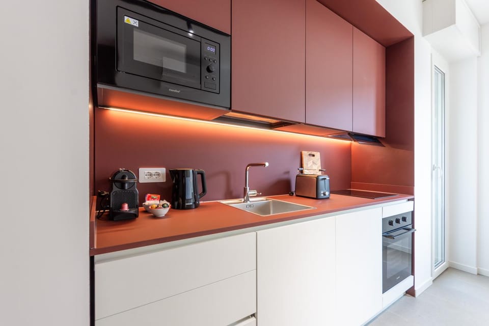 Coffee/tea facilities, Kitchen or kitchenette, dishwasher, oven, stove, toaster