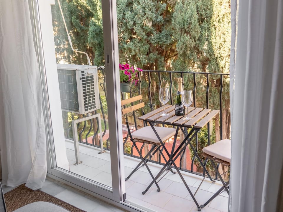 Spring, Balcony/Terrace, Garden view