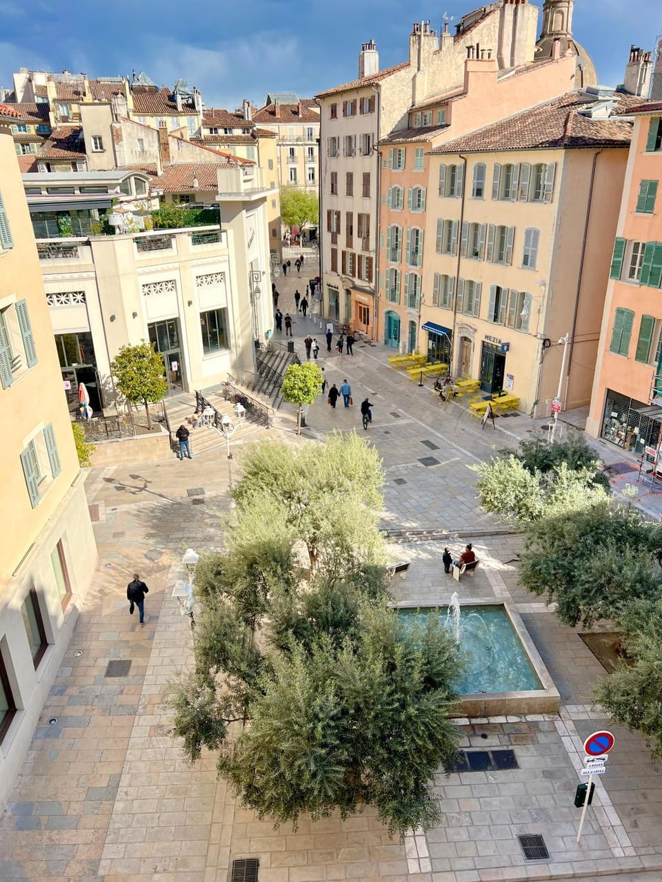 Neighbourhood, City view, Location