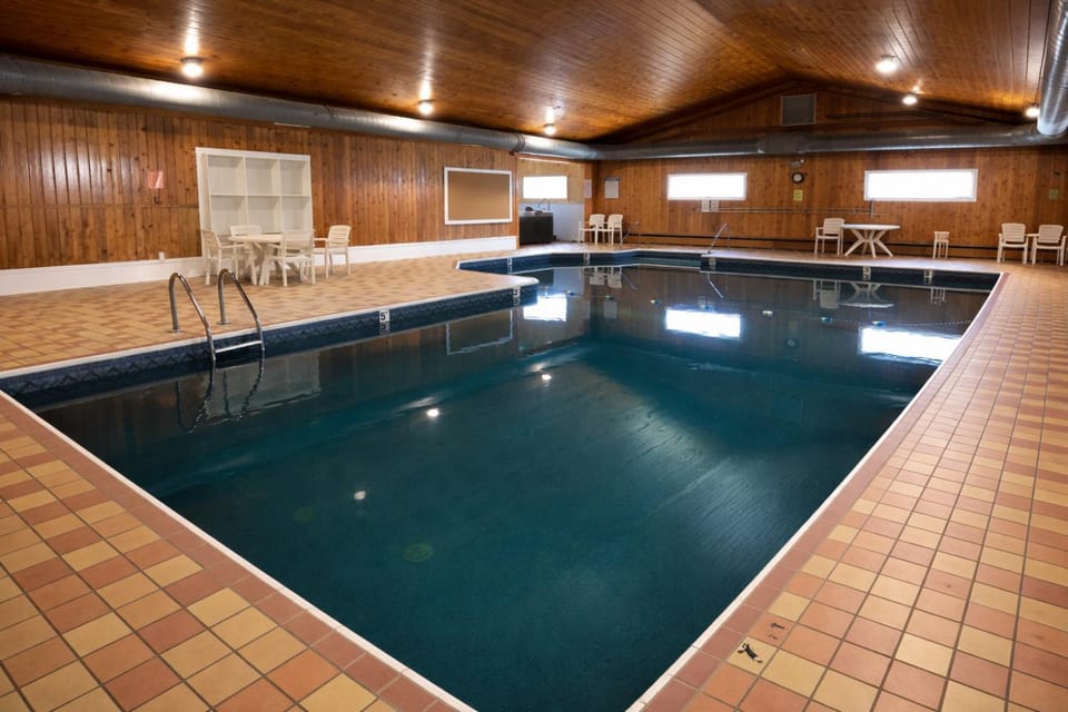 Swimming pool, Swimming pool