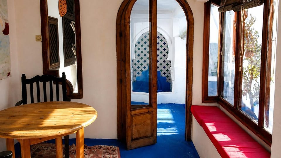 Living room, Inner courtyard view