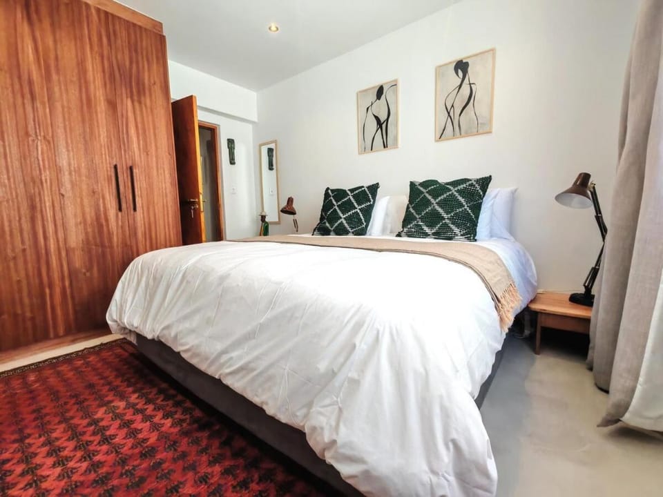 Altaris - Newly renovated 2 bedroom apartment with AC and remote work desk in Kloofstreet Apartment in Cape Town