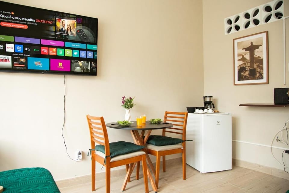 Loft em Copacabana a 3min da praia! Wi-Fi, A/C Apartment in Rio de Janeiro