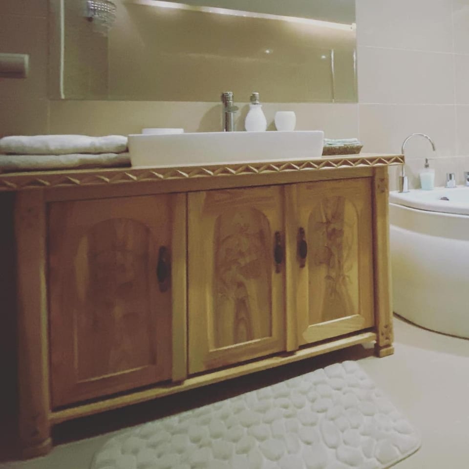 Bathroom, Bath