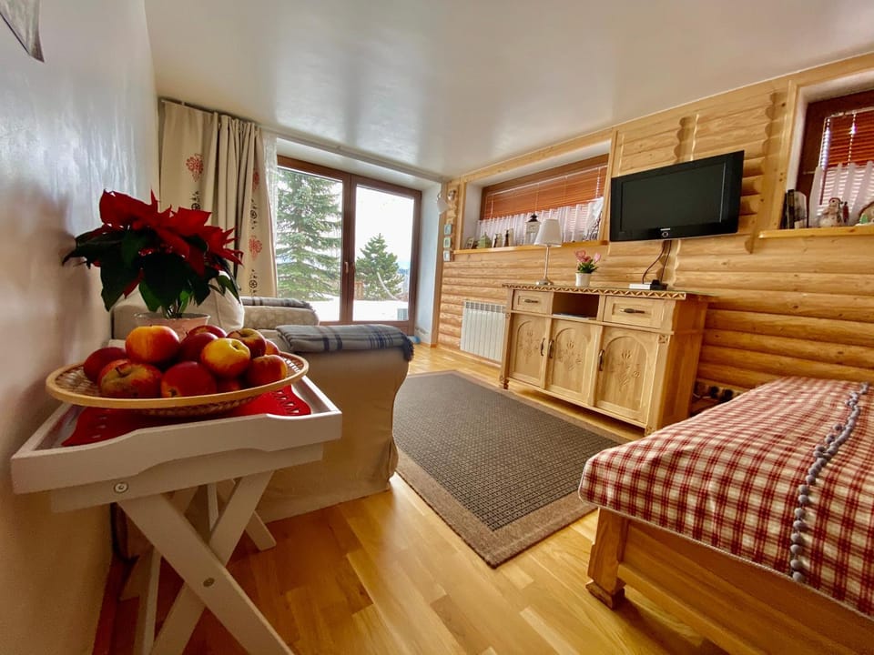 TV and multimedia, Decorative detail, Bedroom