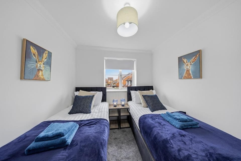 Versatile 3BR - 10 Min Drive to Ashford Station House in Ashford