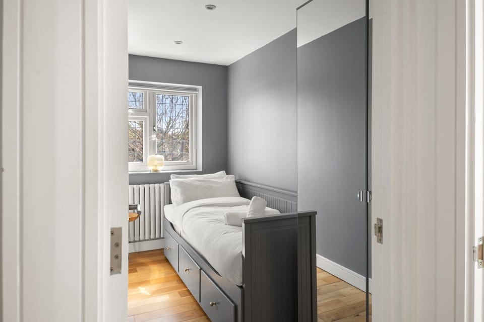 Bed, Photo of the whole room, Bedroom, towels, wardrobe