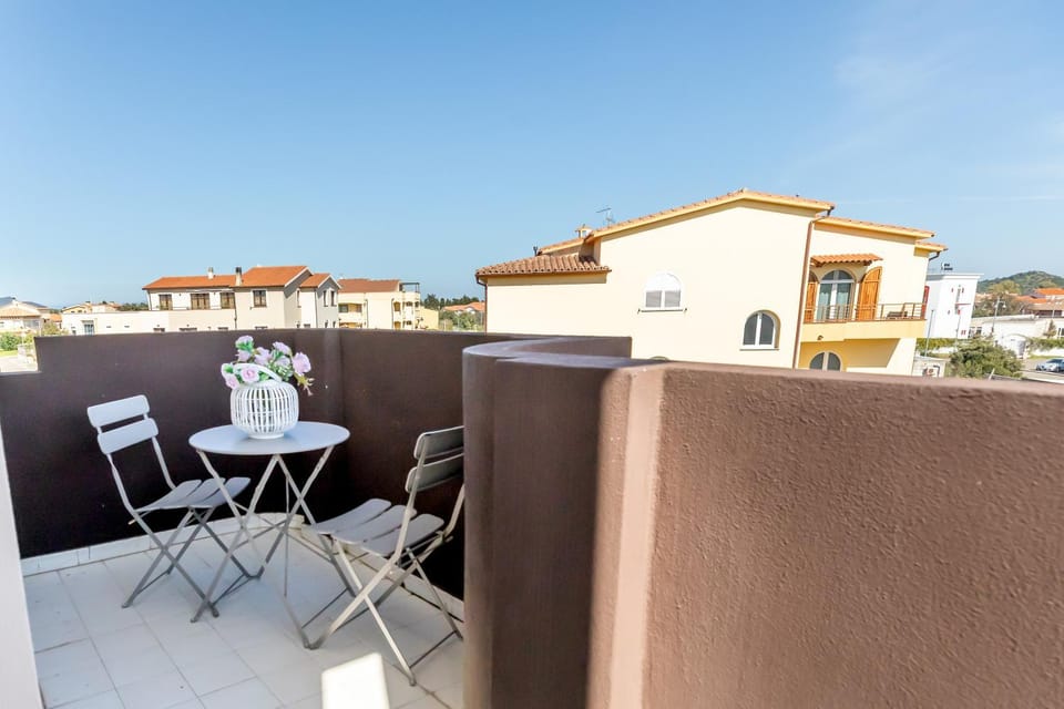 Property building, Bird's eye view, View (from property/room), View (from property/room), Balcony/Terrace, Seating area, City view, City view, Garden view, Garden view, Sea view, Sea view, Inner courtyard view