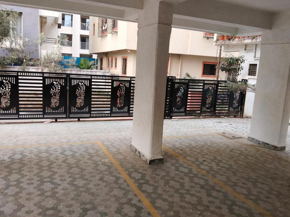 Deluxe Pune Mumbai highway Tathwade deluxe Apartment in Pune