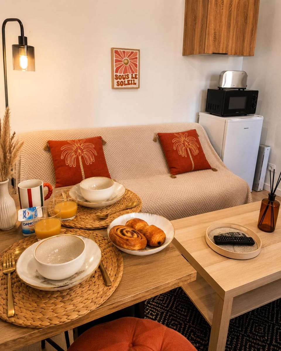 Living room, Lounge or bar