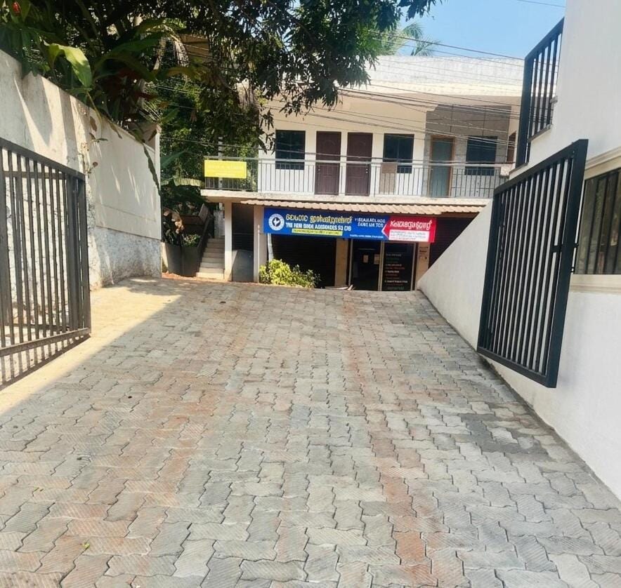 Peaceful 2BHK Near Kozhikode Medical College Apartment in Kozhikode