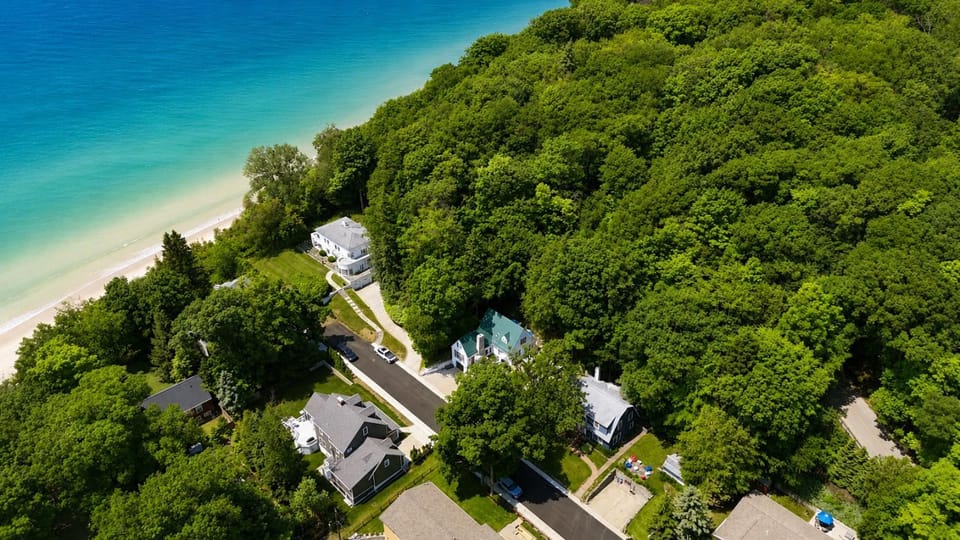 NEW! The Frankfort Beach Retreat - Gorgeous! House in Frankfort