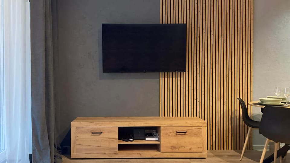 TV and multimedia, Evening entertainment