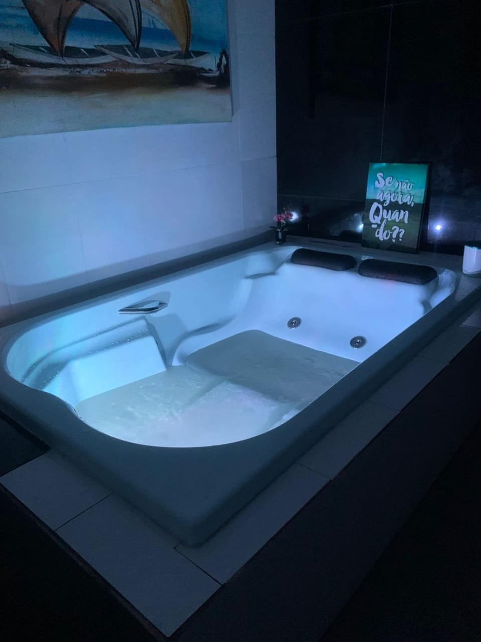Hot Tub, Bath, Internal: Not applicable to any particular room