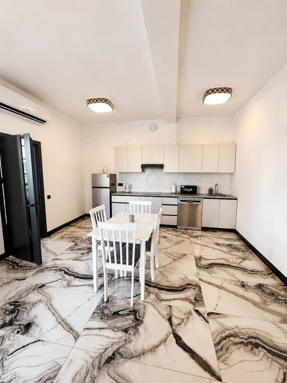 Modern Premium Apartment in Private Building with Free Parking Apartment in Chișinău