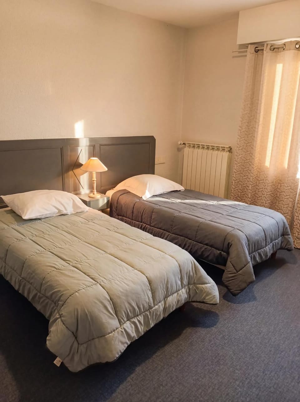 Bed, Photo of the whole room, Bedroom, internet