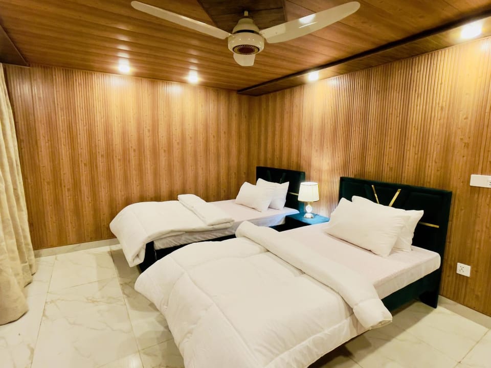 Hotel Five Rivers - 2 Min to Allama Iqbal International Airport, Lahore Hotel in Lahore