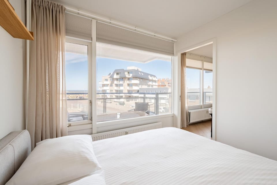 Bed, Natural landscape, View (from property/room), Balcony/Terrace, Photo of the whole room, Bedroom, Sea view