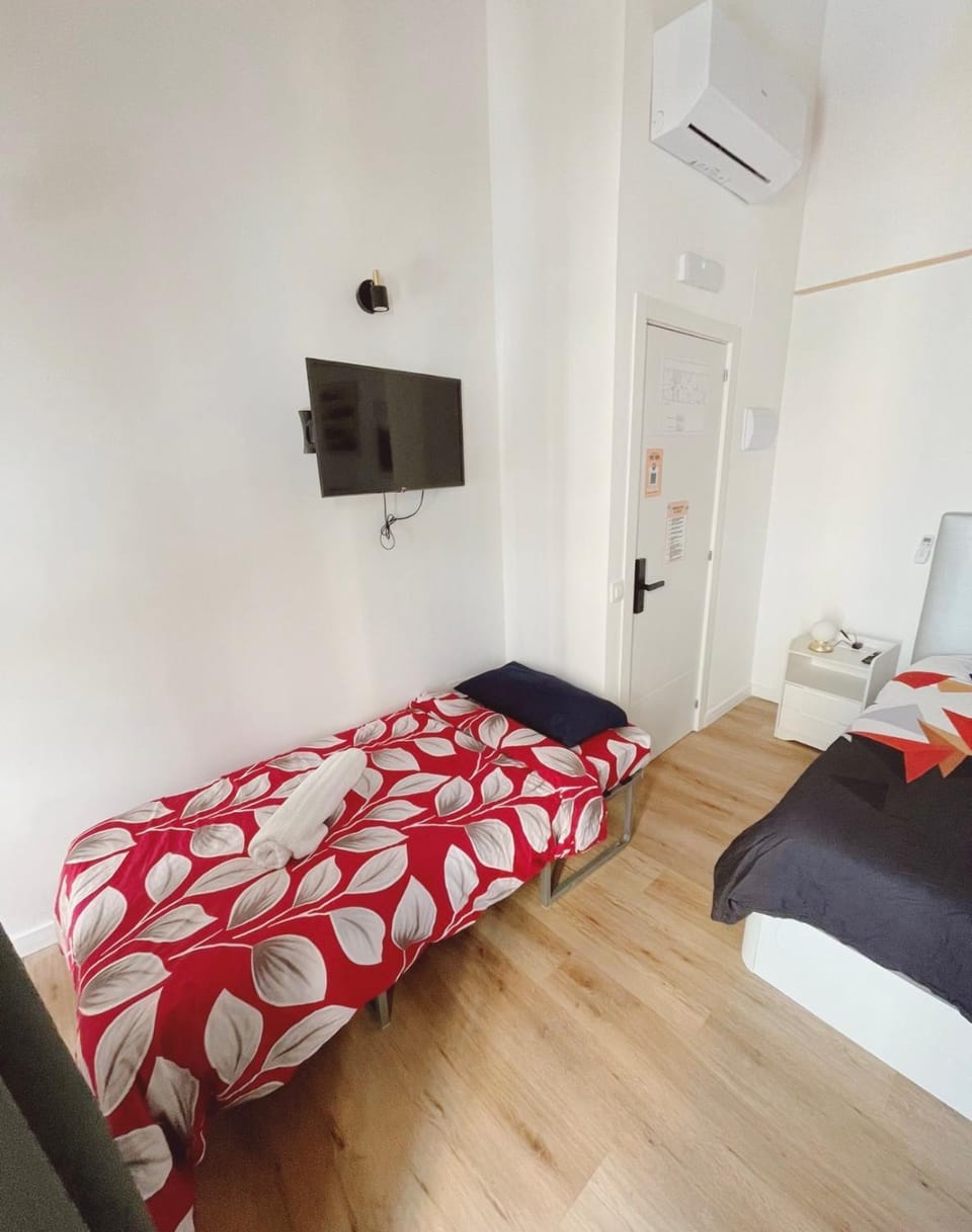Habitación en Alicante plus 6 Bed and Breakfast in Alicante