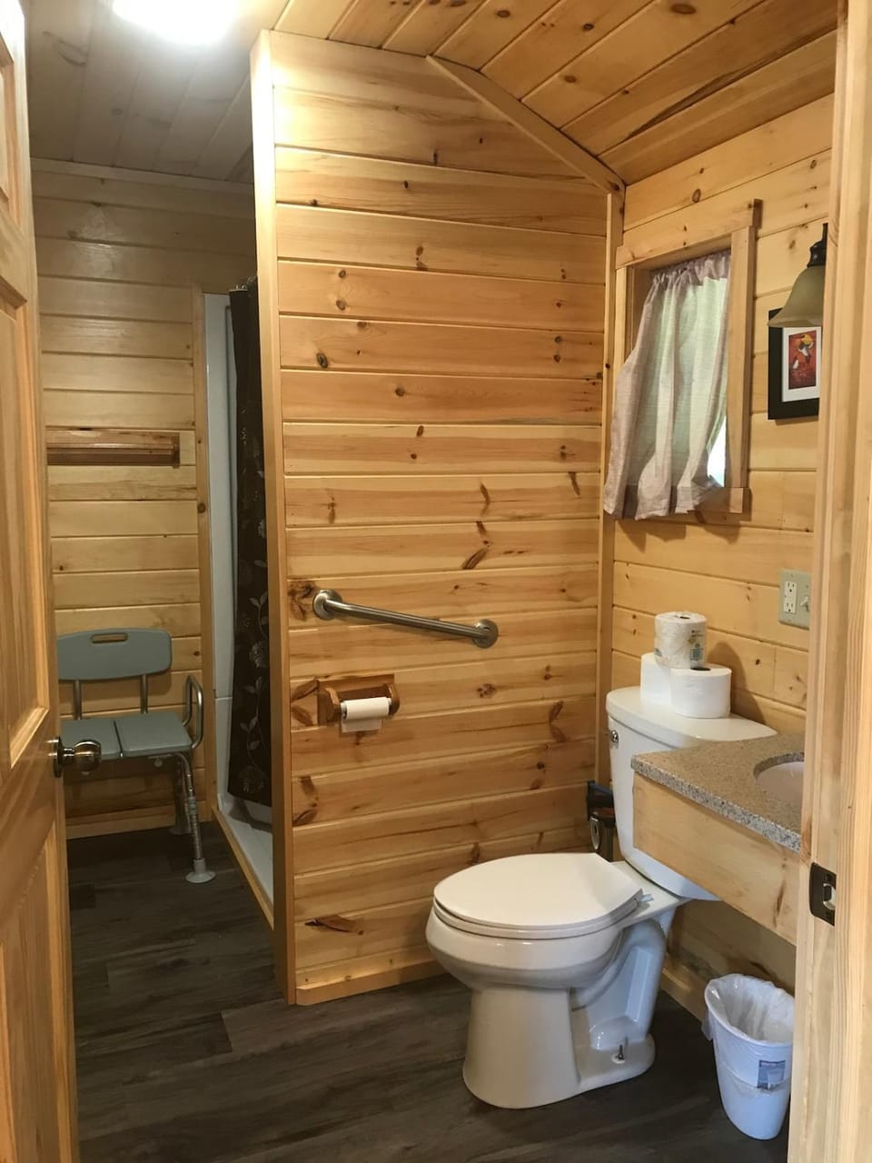 Cabin 3 Lake View, sauna, hot tub Cabin in Ontario