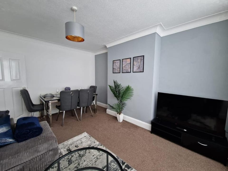 TV and multimedia, Living room, Dining area
