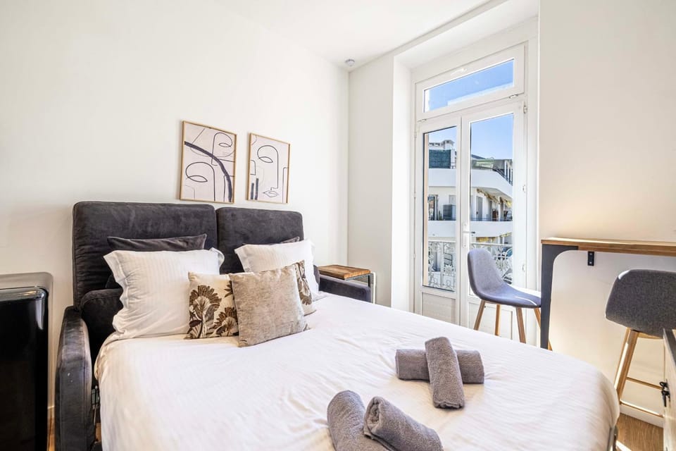Bed, View (from property/room), Balcony/Terrace, Living room, Photo of the whole room, Seating area, Bedroom, towels