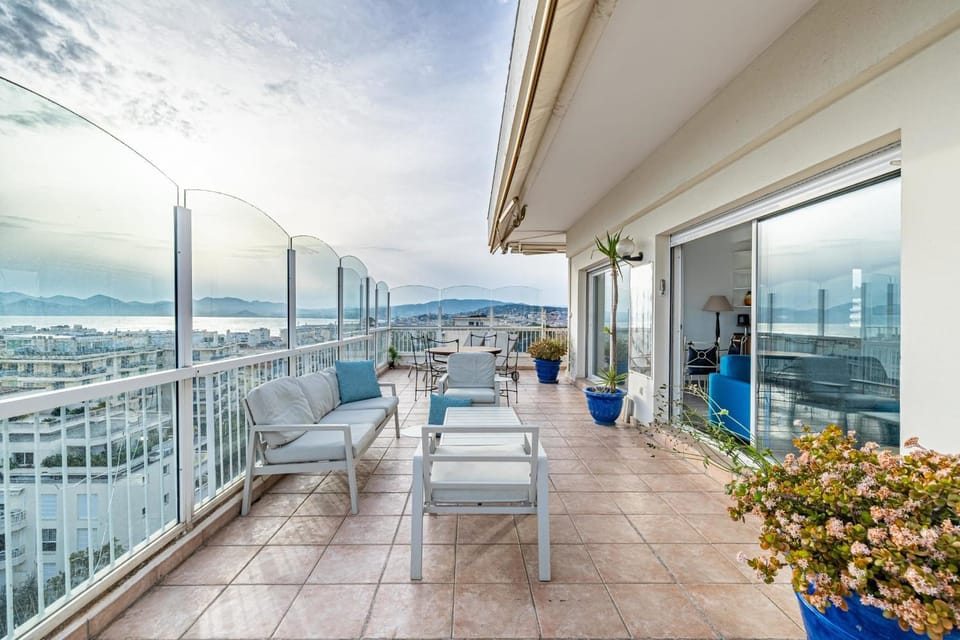 Day, Natural landscape, View (from property/room), Balcony/Terrace, Dining area, Sea view